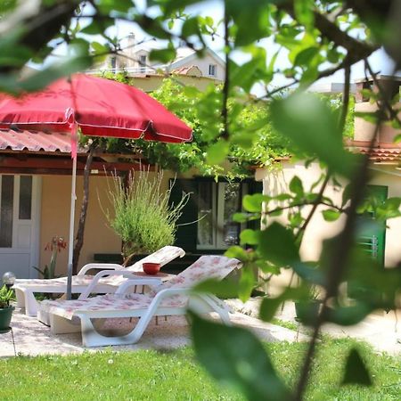 Apartment Taja, Cijela Kuca I Vrt Samo Za Vas สปลิท ภายนอก รูปภาพ