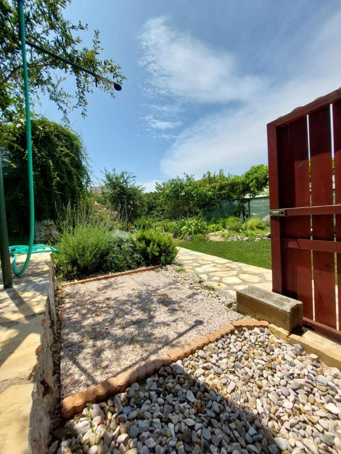 Apartment Taja, Cijela Kuca I Vrt Samo Za Vas สปลิท ภายนอก รูปภาพ
